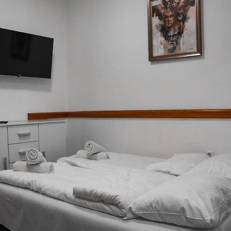 Stan Na Dan Sebastijan Daire Banyaluka Dış mekan fotoğraf